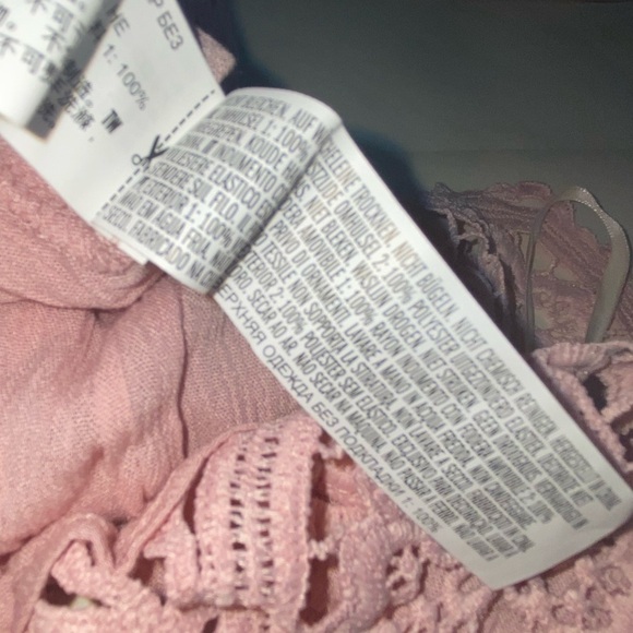 NWT — FOREVER 21 Off-the-shoulder Crocheted Pink Top Size Large - Picture 6 of 7